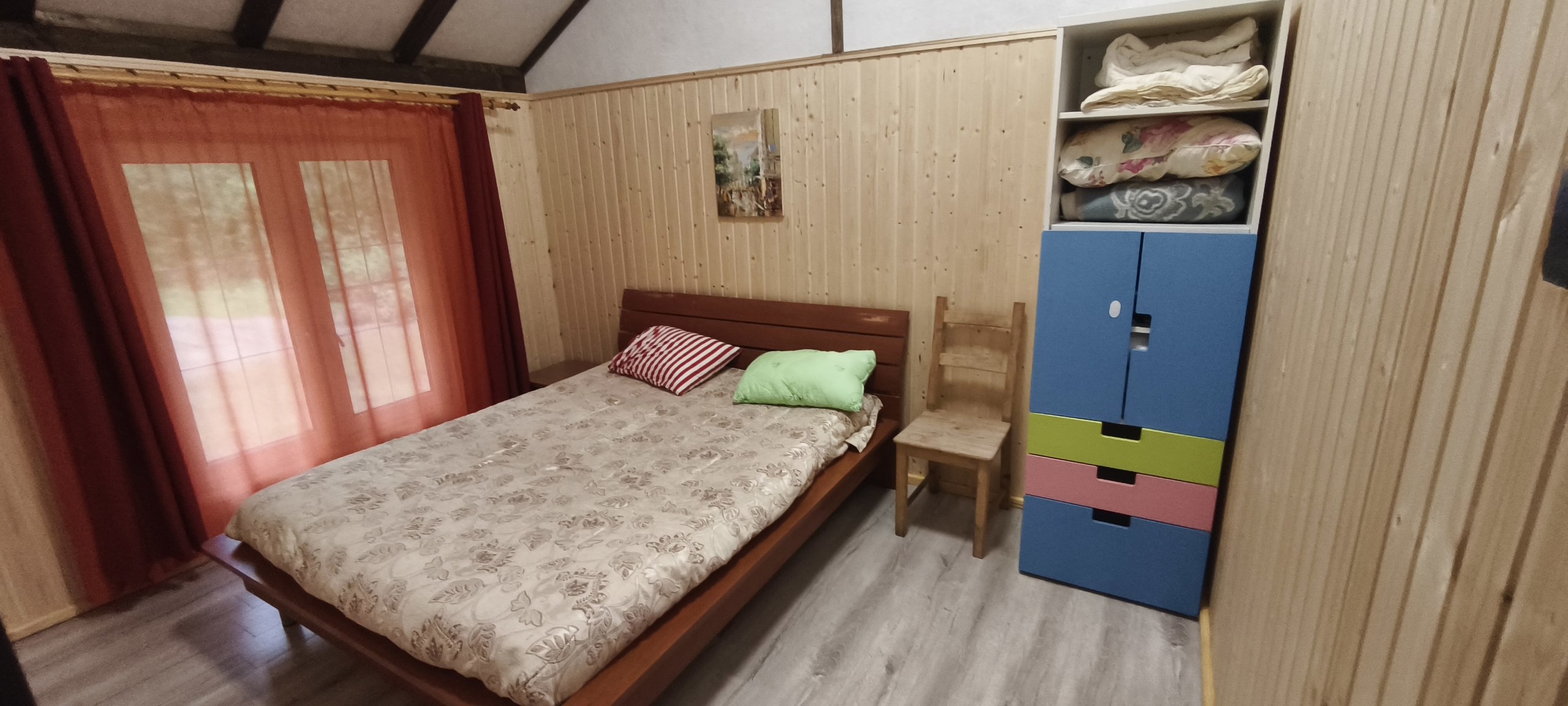Первая спальня